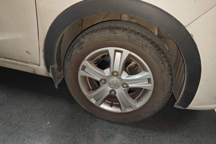 Used Baojun 310 2016 1.2L Manual Luxury Model Right Front Wheel Hub