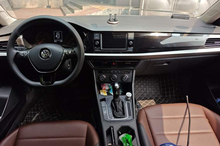 Used Volkswagen Lavida 2018 1.5L Automatic Comfort Edition China V Standard Center Console