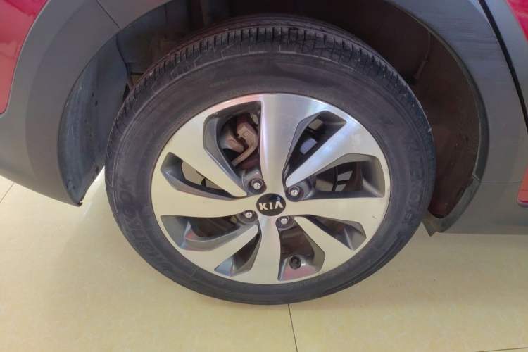 Used Kia KX Cross 2017 1.4L AT GLS
