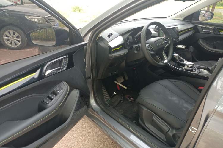 Used Roewe i5 2021 1.5L CVT Platinum Edition