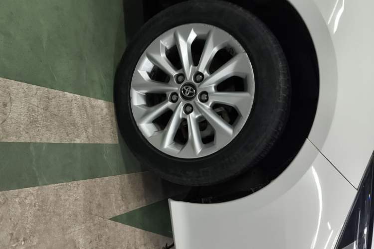 Used Toyota Corolla 2021 Dual-Motor 1.8L E-CVT Elite Edition Right Front Wheel Hub