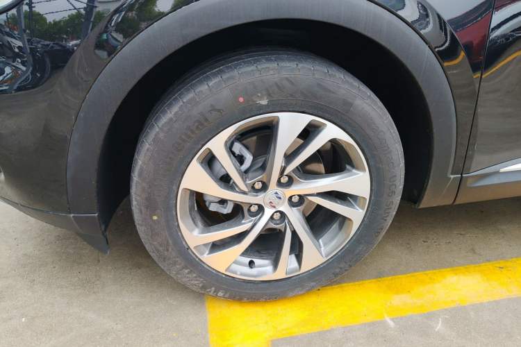 Used Buick Envision 2023 Encore S 552T Two-Wheel Drive Luxury Model Exterior 4