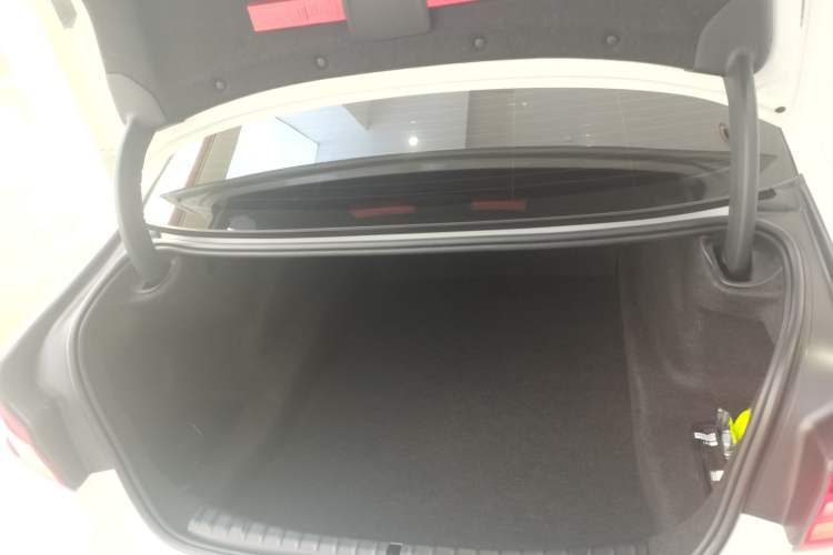 Used BMW 5 Series 2019 Facelifted 530Li Leading Edition Luxury Package Trunk