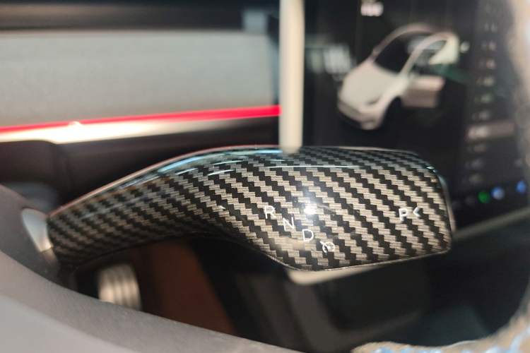 Used Tesla Model Y 2024 Long-Range All-Wheel-Drive Version
