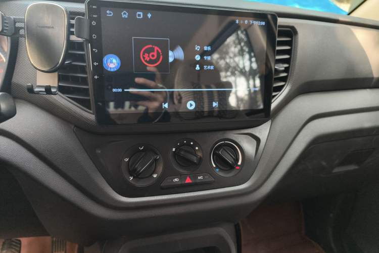 Used Wuling Hongguang V 2022 1.5L Jingqu Edition Electric-Assist LAR Audio And AC Panel