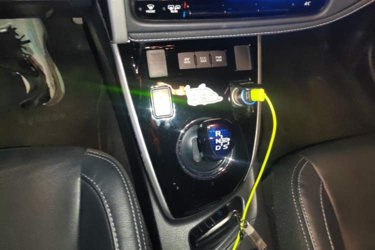 Used Toyota Corolla 2017 Revised Dual-Engine 1.8L E-CVT Elite Edition Gear Lever