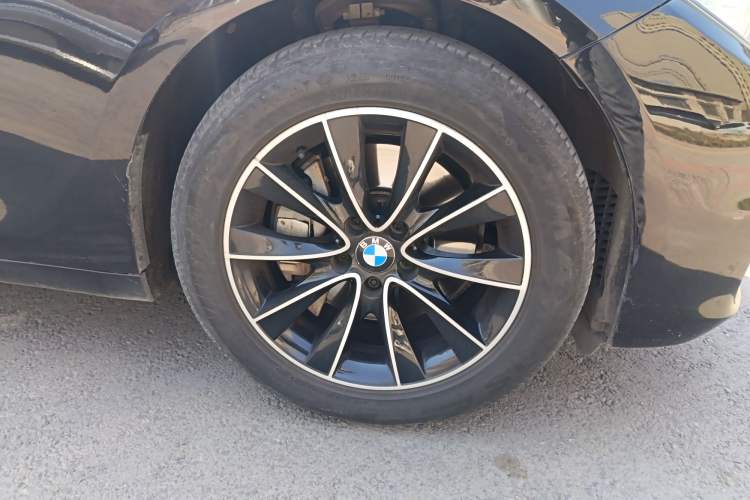 Used BMW 5 Series GT 2014 528i Leading Model
