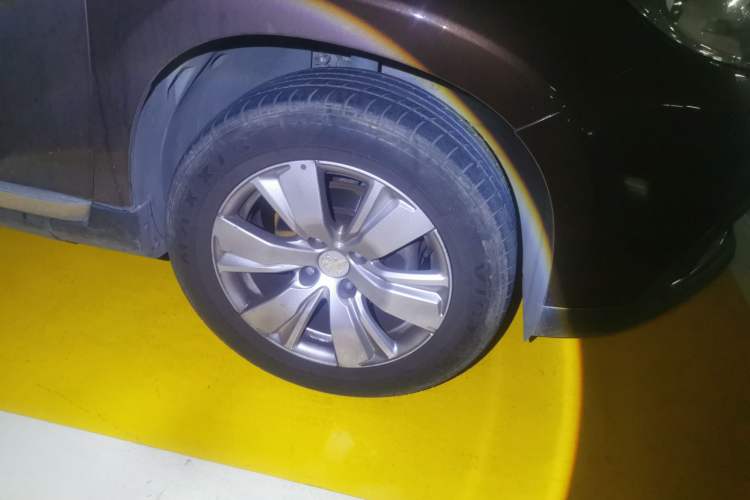 Used Peugeot 2008 2014 1.6L Automatic Fashion Edition Right Front Wheel Hub