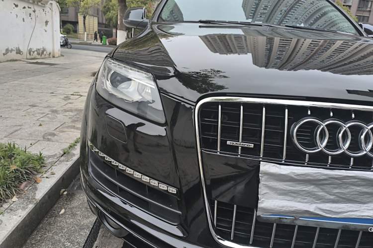 Used Audi Q7 
