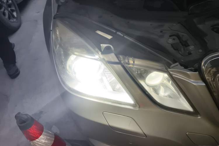 Used Mercedes-Benz E-Class 2010 E 260 CGI Fashion Model Right Front Headlight