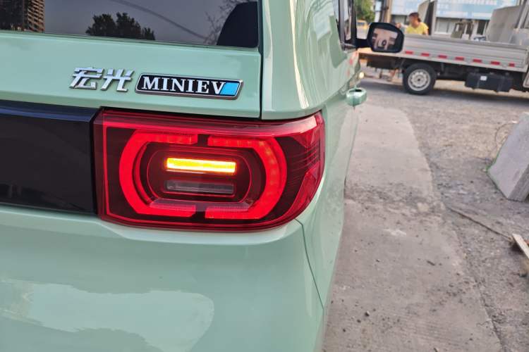 Used Wuling Hongguang MINIEV 2021 Macaron Fashion Edition Lithium-Ion Battery