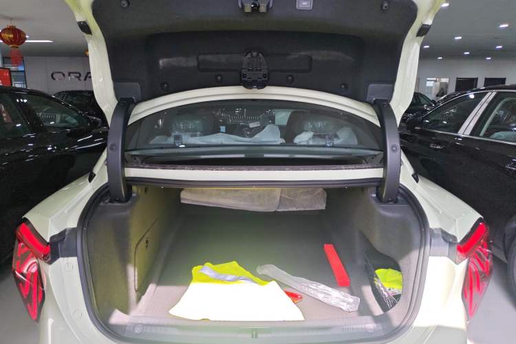 Used Hongqi EH7 2025 600 Smart Selection Edition
