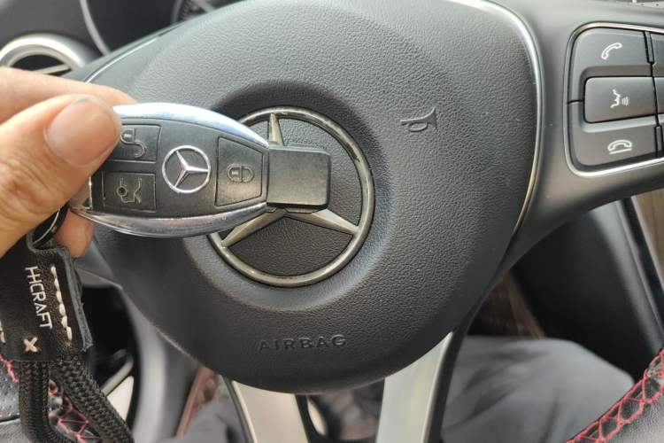 Used Mercedes-Benz C-Class 2018 C 180 L Fashion Model Vehicle Key