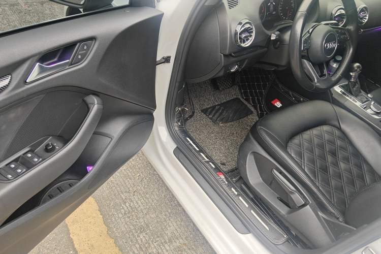 Used Audi A3 2017 Sportback 35 TFSI Ambition Edition
