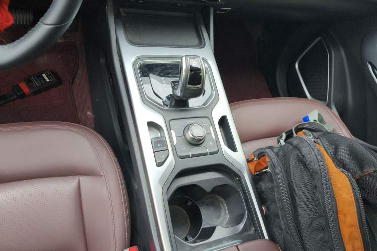 Used Geely Auto Haoyue 2022 1.8TD Automatic Prestige 7-Seater Gear Lever