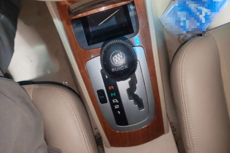 Used Buick Excelle 2011 1.6LX-AT Gear Lever