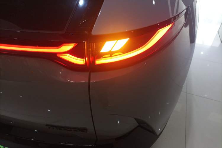 Used Mazda EZ-60 2025 Model Range-Extended 200 Max
