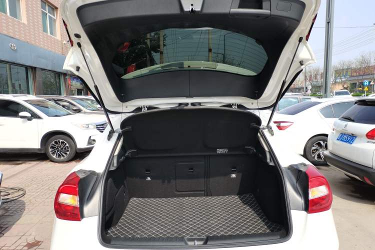 Used Mercedes-Benz GLA 2016 GLA 200 Sport Edition Trunk