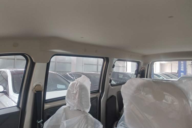 Used Wuling Hongguang V 2022 1.5L Jingqu Version Hydraulic Power Steering LAR