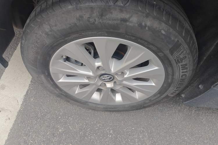 Used Toyota Corolla 2022 Dual-Motor 1.8L E-CVT Pioneer Edition
