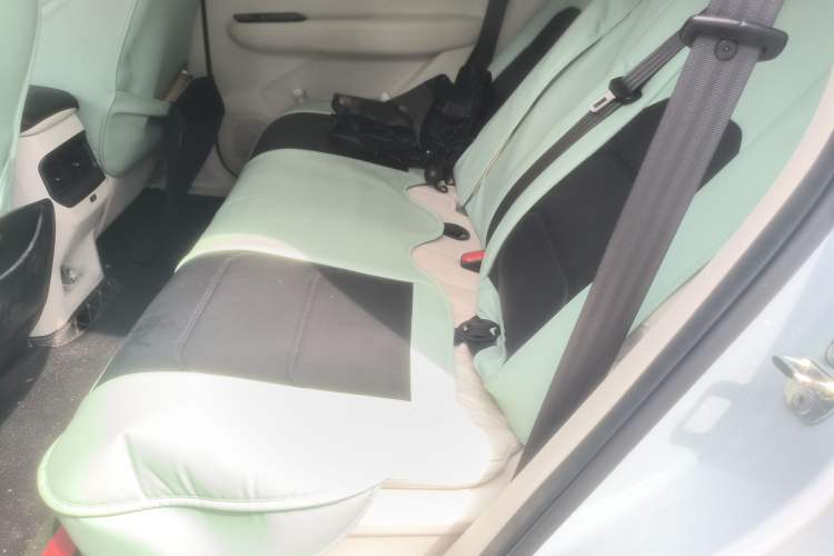 Used Wuling Asta 2022 2.0L DHT Electric-Speed Version Left Rear Seat