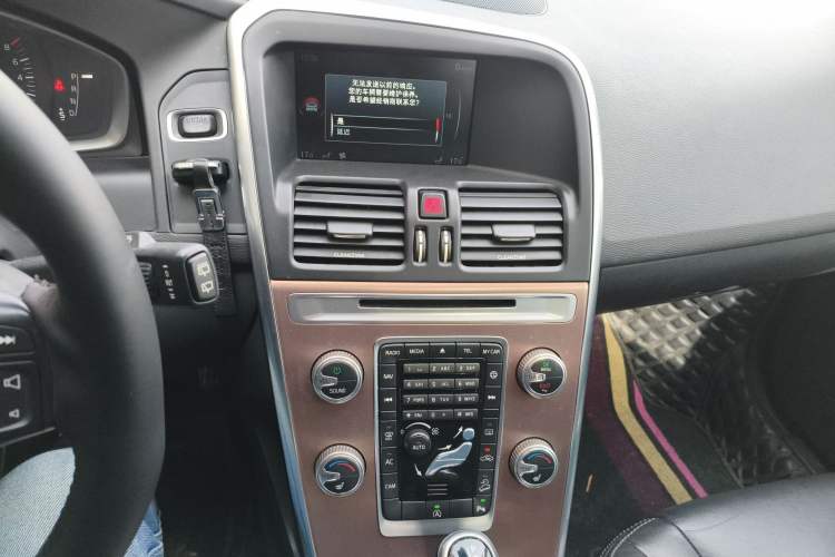 Used Volvo XC60 2017 T5 AWD Smart Upgrade Edition