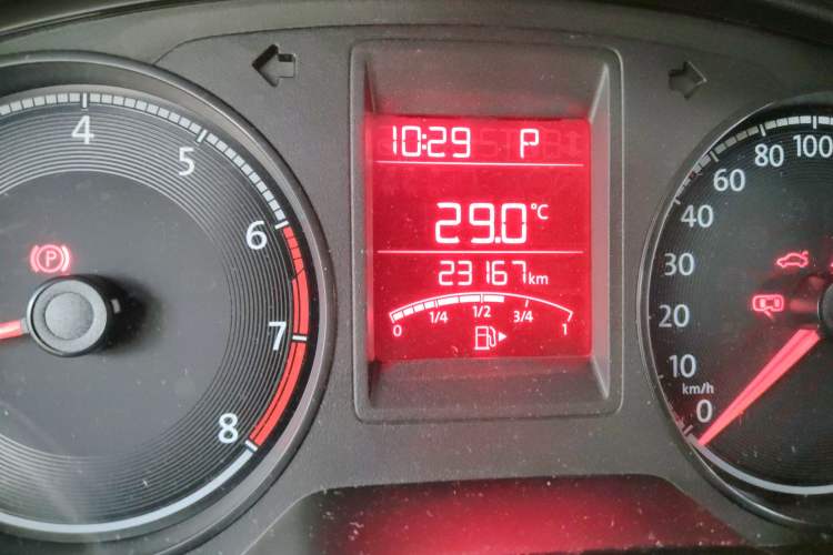 Used Volkswagen Jetta 2017 1.5L Automatic Fashion Model Odometer Close Up