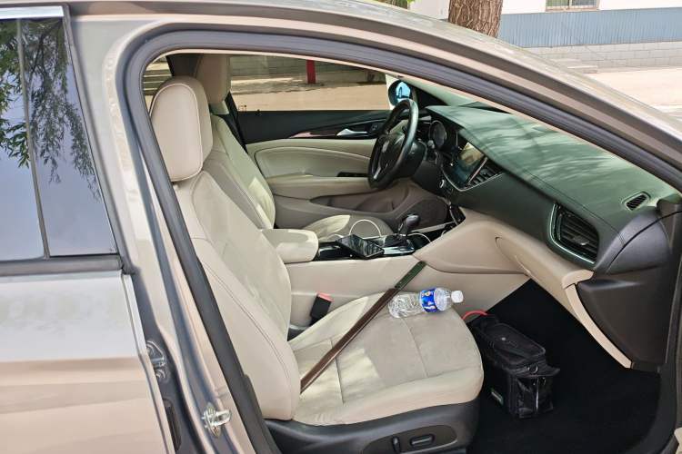 Used Buick Regal 2017 30H Elite Version
