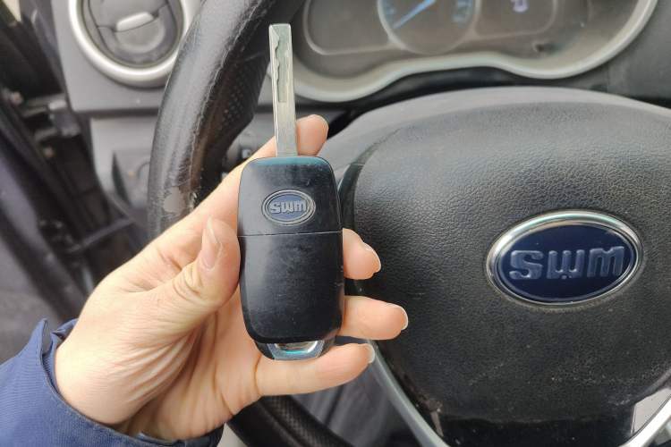 Used SWM X2 2021 1.5L Manual Business Version 7 Seats