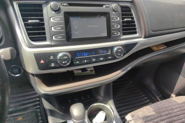 Used Toyota Highlander 2018 2.0T Four-Wheel Drive Luxury Edition 7 Seats China V Emission Standard
