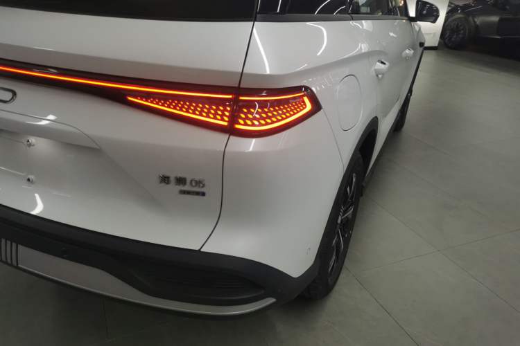 Used BYD Sealion 05 DM-i 2025 DM-i Intelligent Driving 75KM Prestige Model Right Rear Taillight