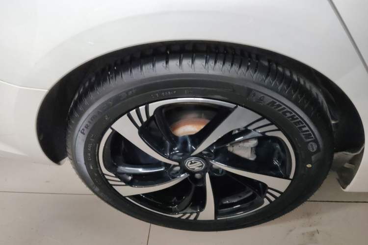 Used MG 6 2021 1.5T Automatic Lingchao Edition Right Rear Wheel Hub