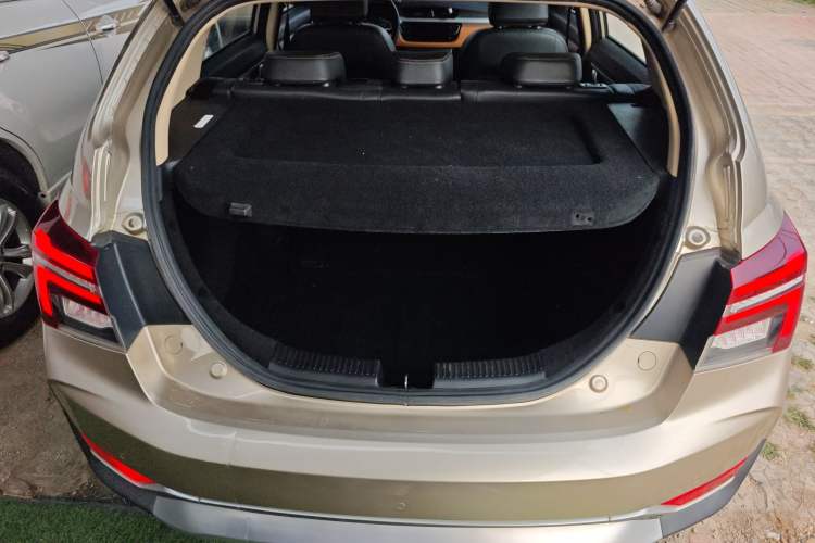 Used Geely Auto Vision S1 2018 1.4T CVT FENGXING Model Trunk