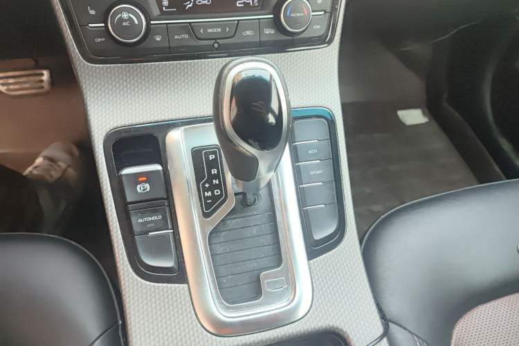 Used Geely Auto Emgrand GS 2016 Sport Edition 1.3T Automatic ZhenShang Model Gear Lever