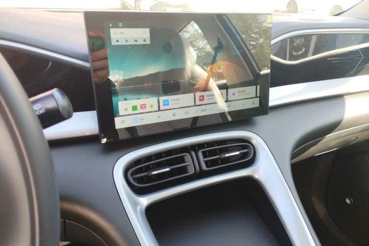 Used Geely Galaxy Geome 2026 Model 410km Carefree Edition Audio And AC Panel