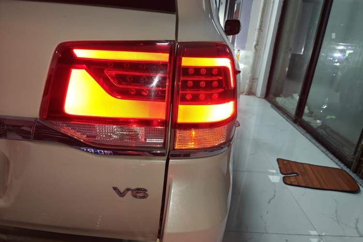 Used Toyota Land Cruiser 2019 4.0L GX-R GT Dual Fuel Sunroof Velvet Interior – Middle East Specification