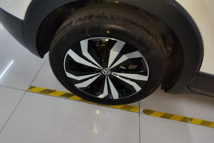 Used Volkswagen T-Cross 2019 280TSI DSG Luxury Edition Right Rear Wheel Hub