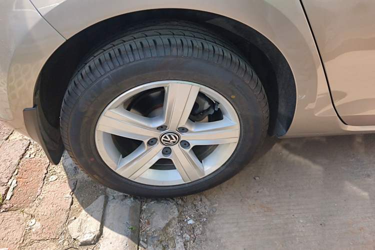 Used Volkswagen Golf 2017 1.6L Automatic Comfort Million-Vehicle Anniversary Edition