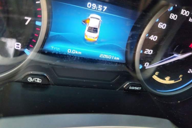 Used Geely Auto Emgrand 2017 Sedan Million Edition 1.5L Manual - Upward Version
