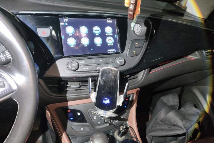 Used Buick Envision 2019 28T 4x4 Elite Version China V Standard Audio And AC Panel