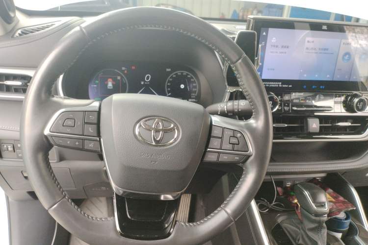 Used Toyota Highlander 2022 Dual-Engine 2.5L Four-Wheel Drive Supreme Edition 7-Seater Steering Wheel