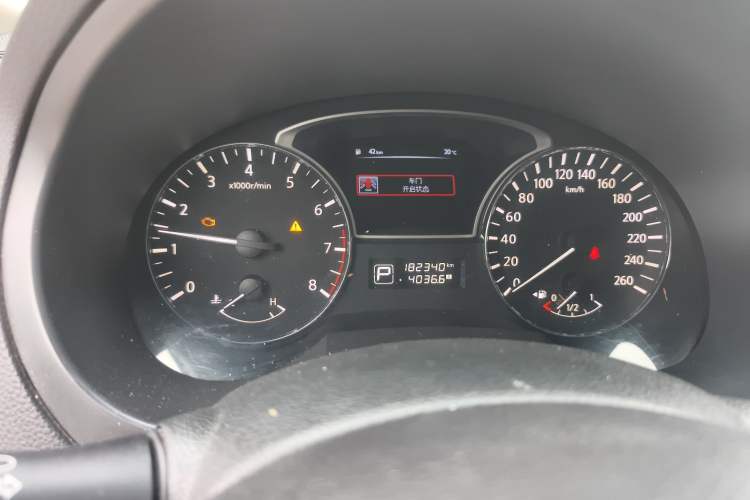 Used Nissan Teana 2016 2.0L XE Fashion Edition Odometer Close Up