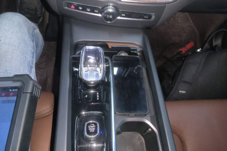 Used Volvo XC60 2024 B5 4x4 Smart Luxury Edition