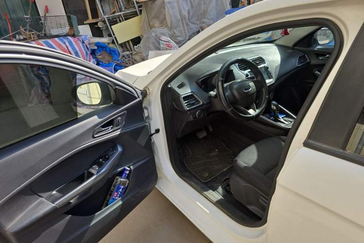 Used Ford Escort 2019 Revised 1.5L Automatic ZhiXiang Version China VI Standard