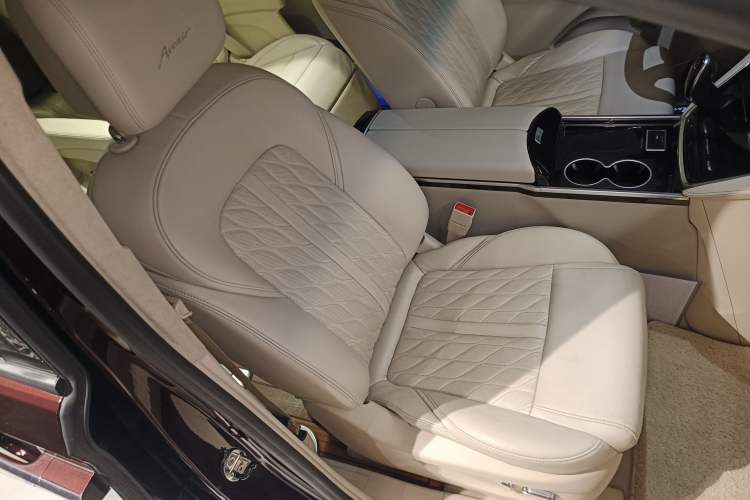 Used Buick GL8 2020 Avenir Avia Six-Seat Deluxe Edition