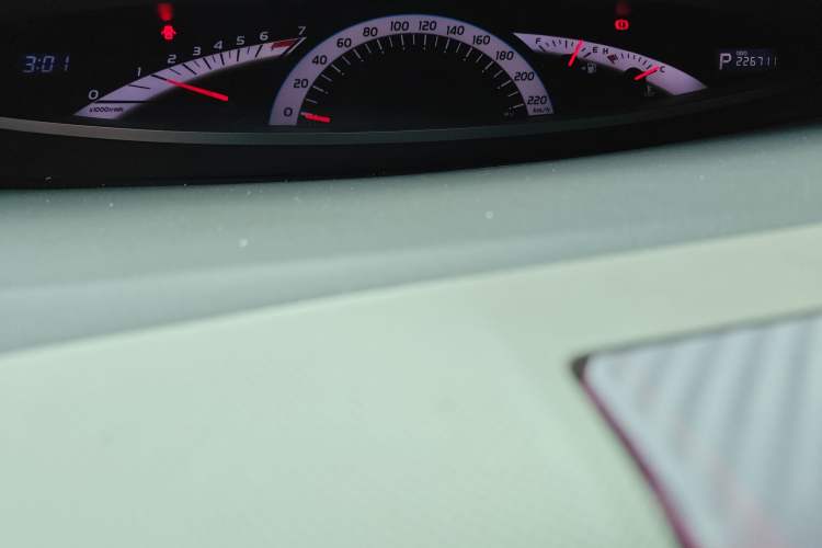 Used Toyota Previa 2006 2.4L 7-Seater Standard Edition Instrument Cluster