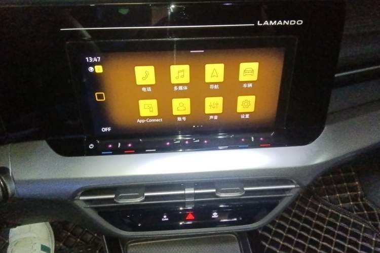 Used Volkswagen Lamando 2023 Lavida L 280TSI DSG Spicy Edition Audio And AC Panel