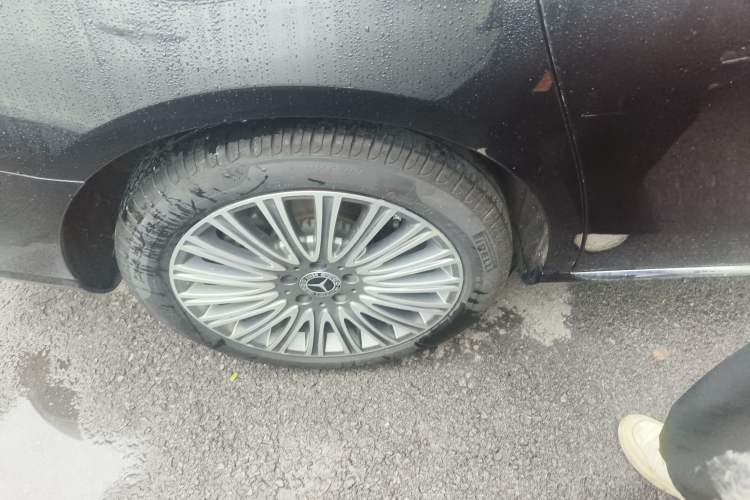 Used Mercedes-Benz E-Class 2022 Updated E 300 L Stylish Edition Right Rear Wheel Hub