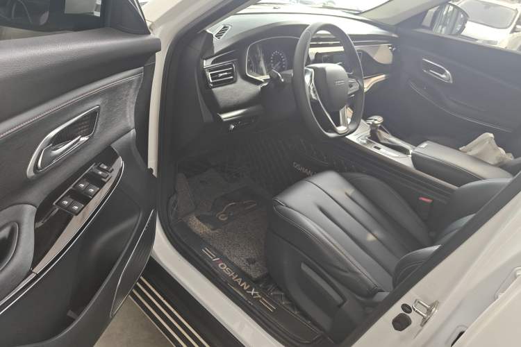 Used CHANGAN OSHAN X7 2020 1.5T Automatic Luxury Version