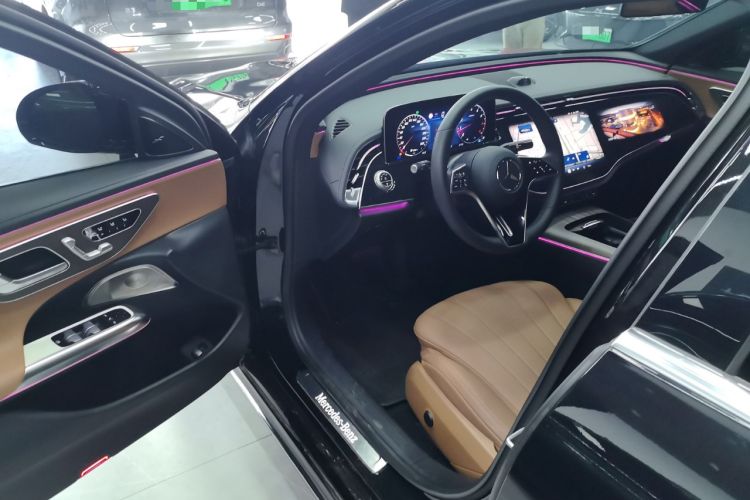 Used Mercedes-Benz E-Class 2024 Facelift E 300 L Luxury Edition
